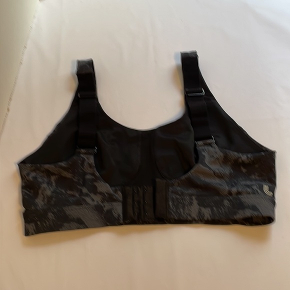 Lolë black and gray Sports Bra size Small in new condition - Picture 4 of 13